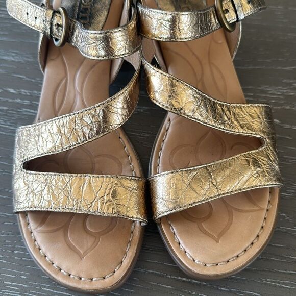Born Metallic Gold Leather Strappy Sandals Mid Block Heel Casual Women’s Size 7M - Picture 5 of 12